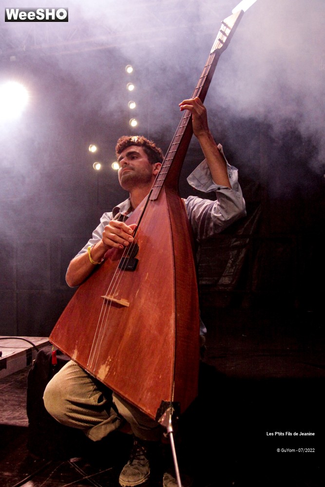 79/84 photos du spectacle Les P'tits Fils de Jeanine