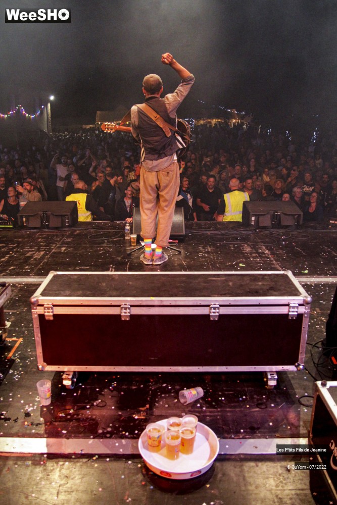 80/84 photos du spectacle Les P'tits Fils de Jeanine