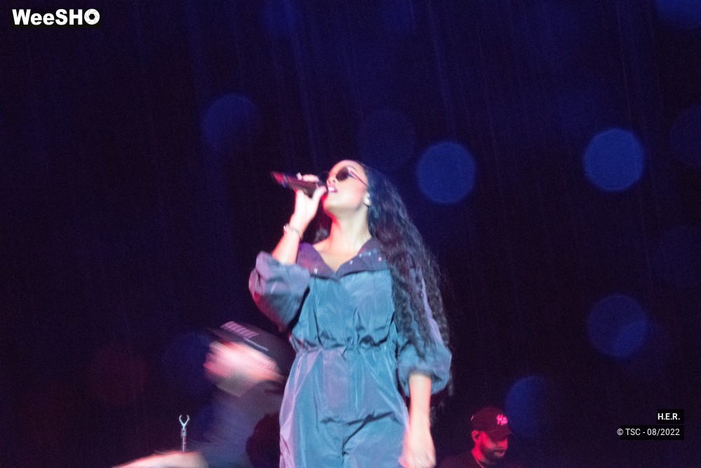 5/7 photos du spectacle H.E.R.