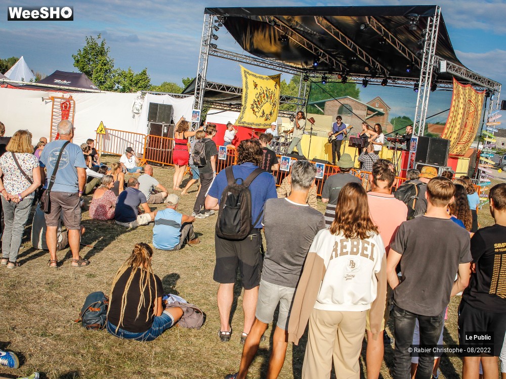 4/56 photos du spectacle Ambiance au Festival Le P'tit wood 2022