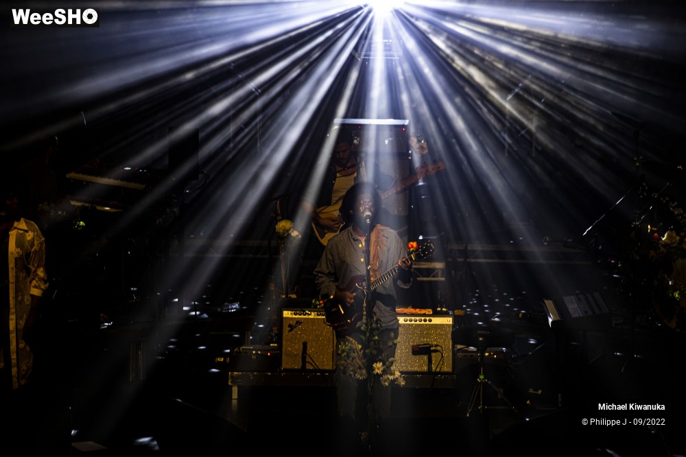 15/20 photos du spectacle Michael Kiwanuka