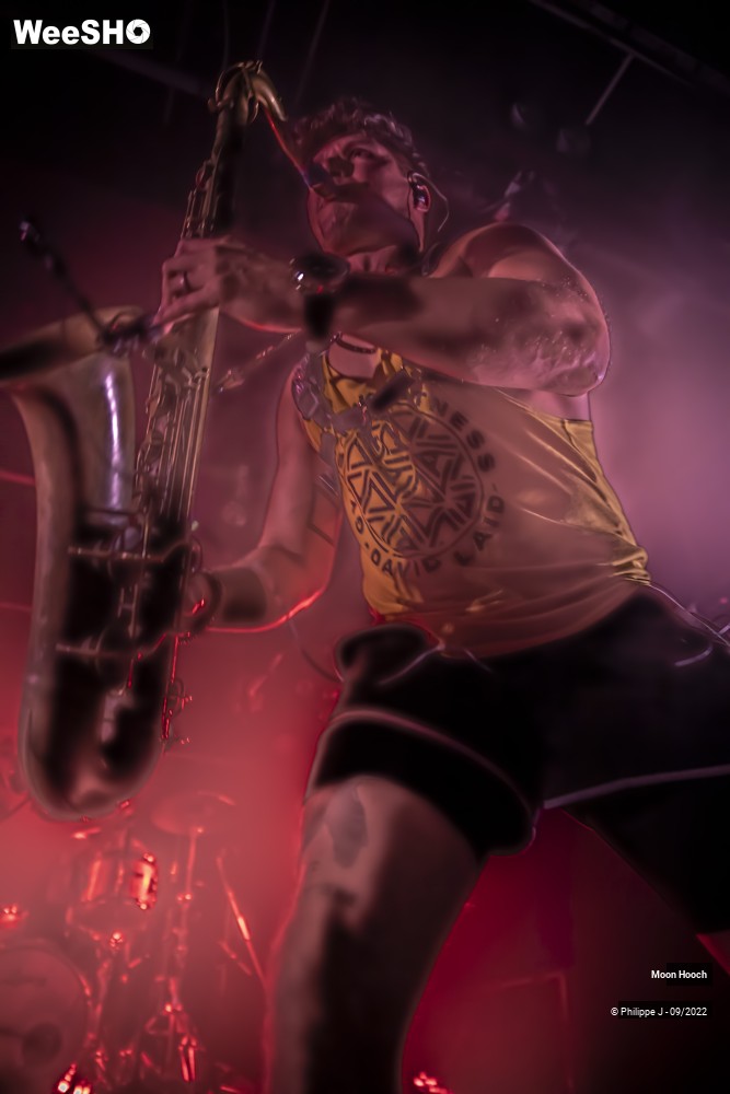 15/20 photos du spectacle Moon Hooch