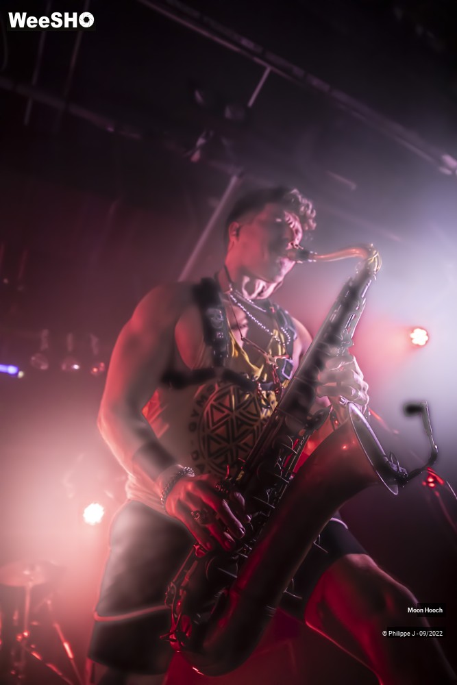 16/20 photos du spectacle Moon Hooch