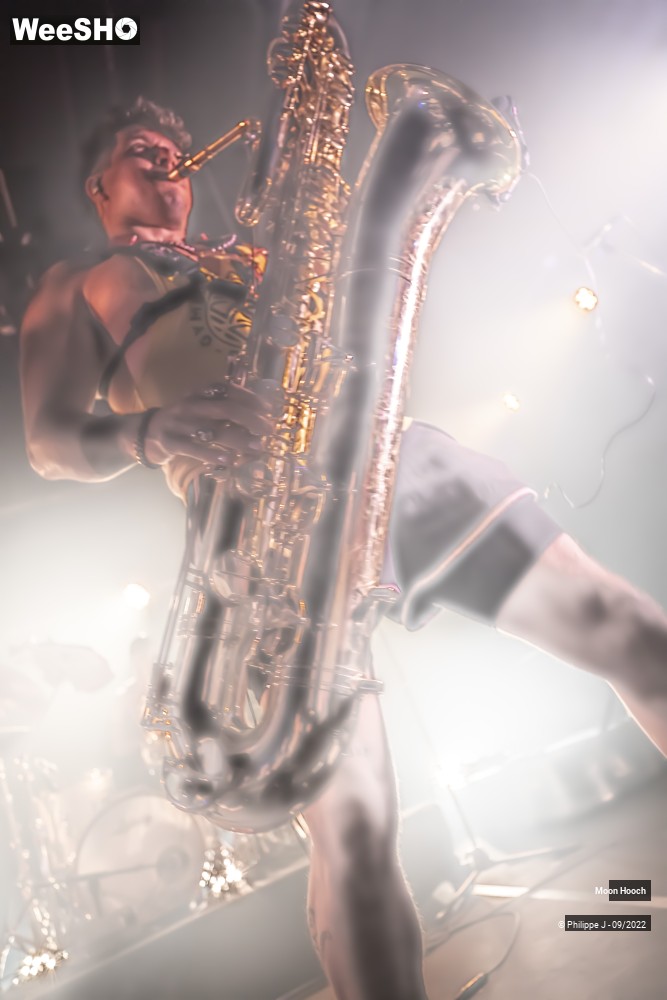19/20 photos du spectacle Moon Hooch