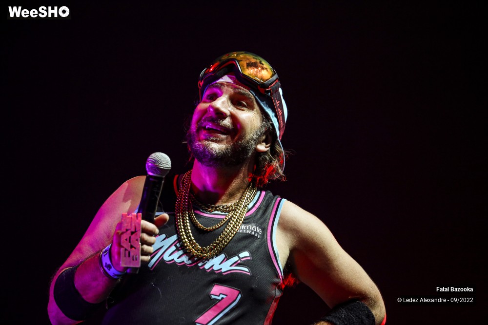 50/55 photos du spectacle Fatal Bazooka