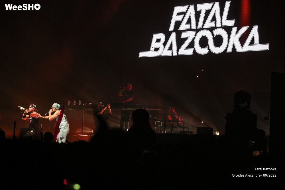 55/55 photos du spectacle Fatal Bazooka