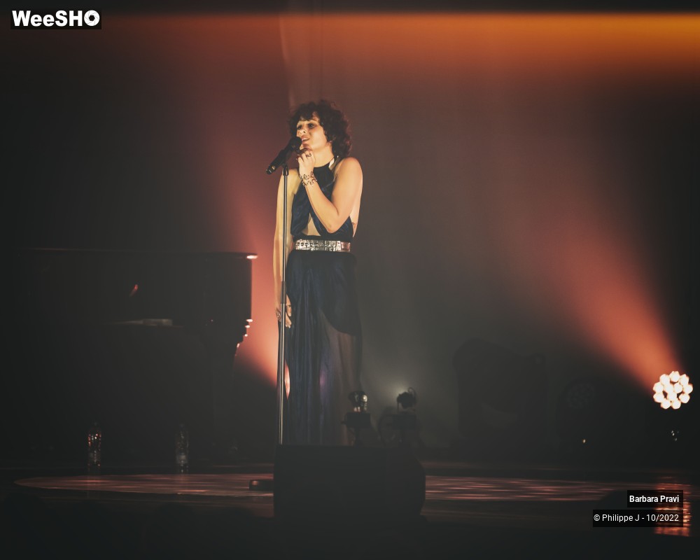 17/20 photos du spectacle Barbara Pravi