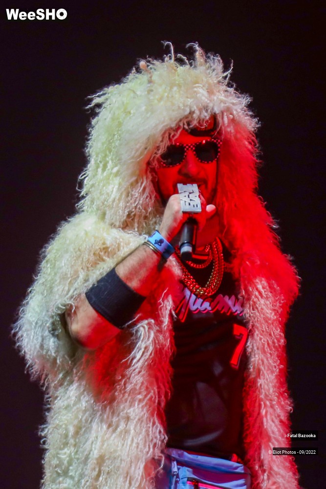 2/89 photos du spectacle Fatal Bazooka