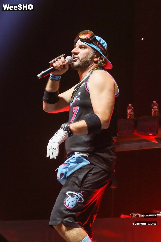 32/89 photos du spectacle Fatal Bazooka