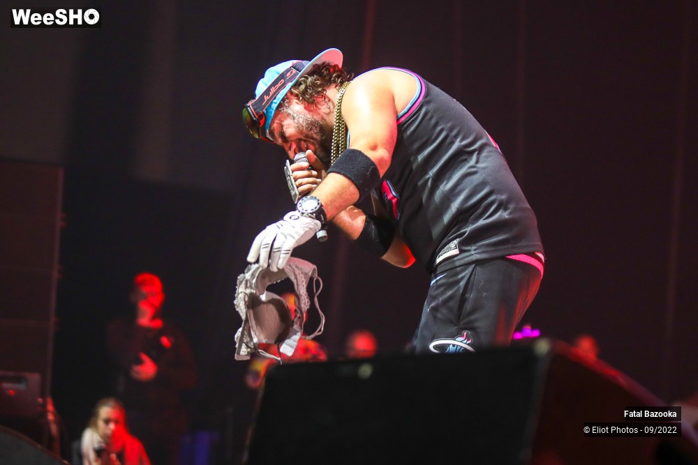 45/89 photos du spectacle Fatal Bazooka