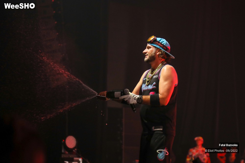 49/89 photos du spectacle Fatal Bazooka