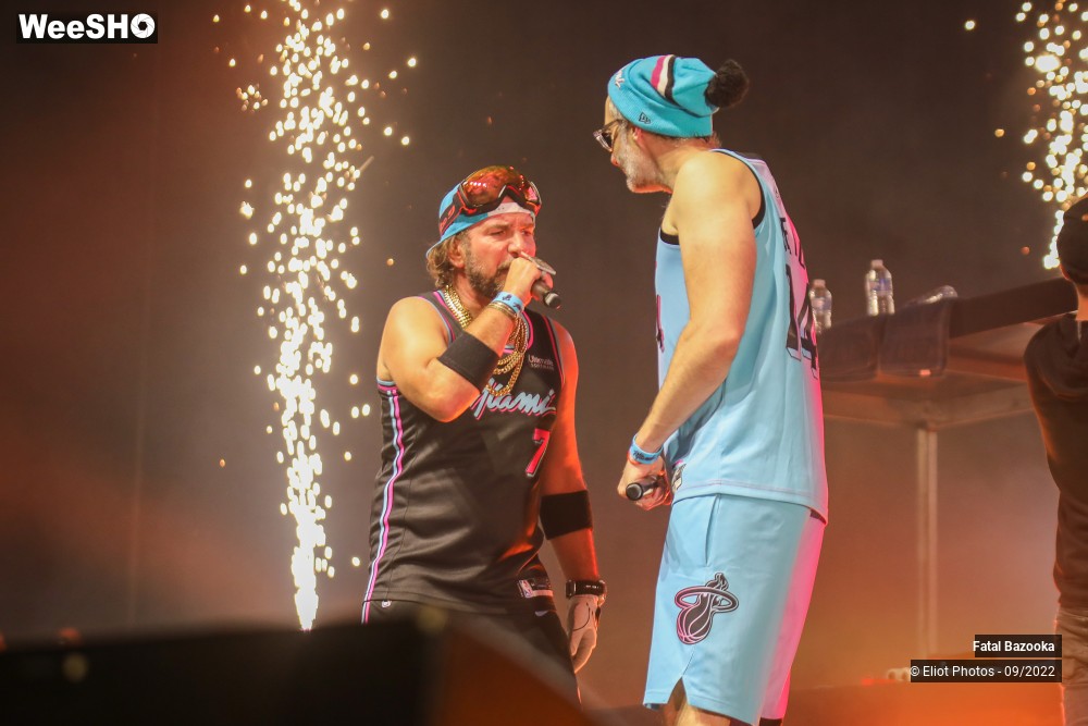 56/89 photos du spectacle Fatal Bazooka