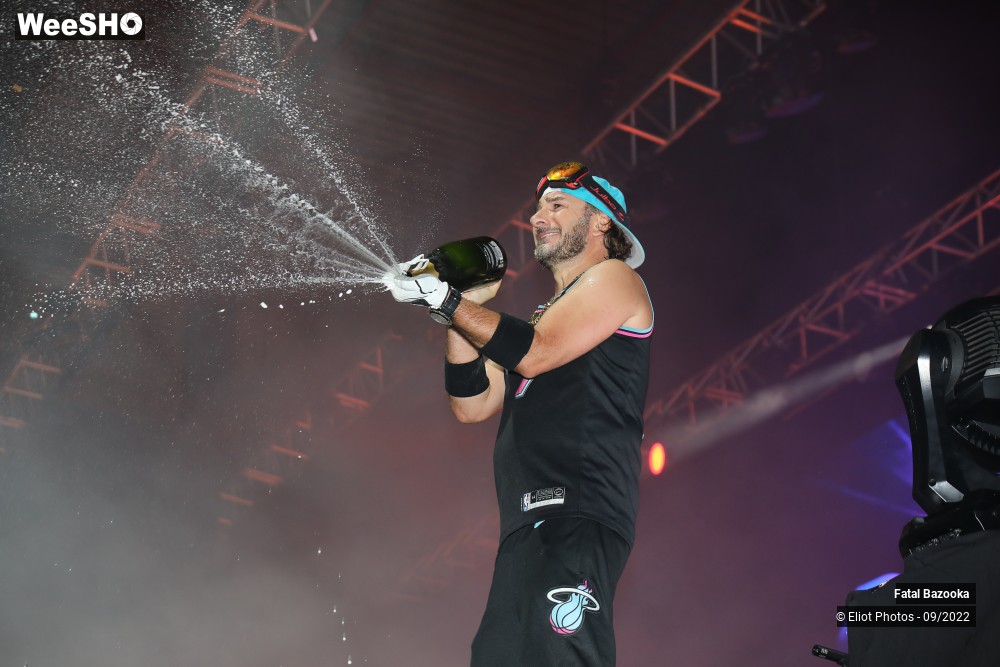 63/89 photos du spectacle Fatal Bazooka