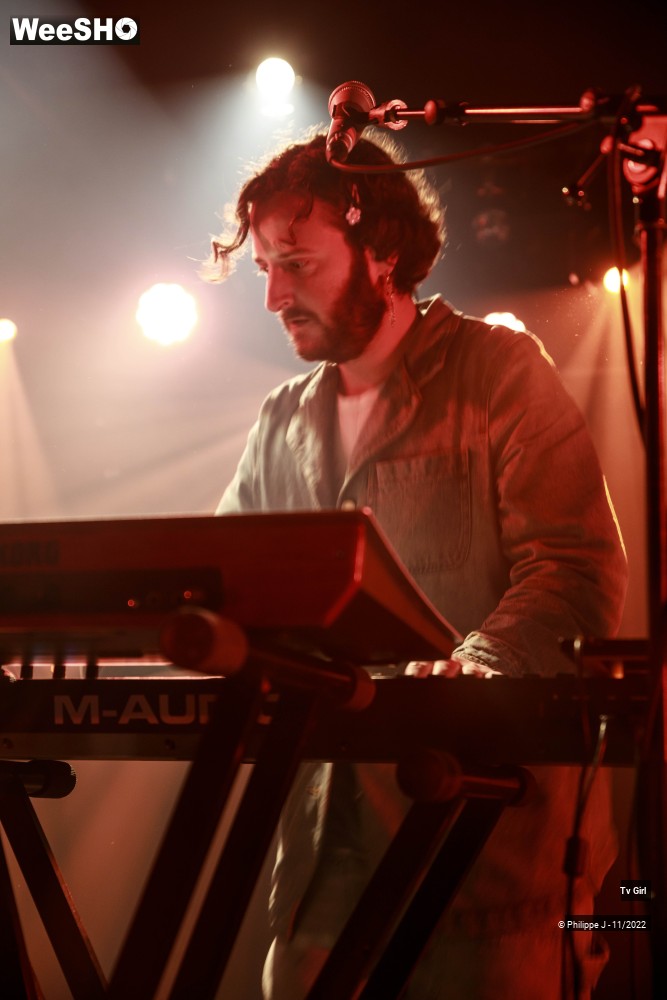 7/20 photos du spectacle Tv Girl