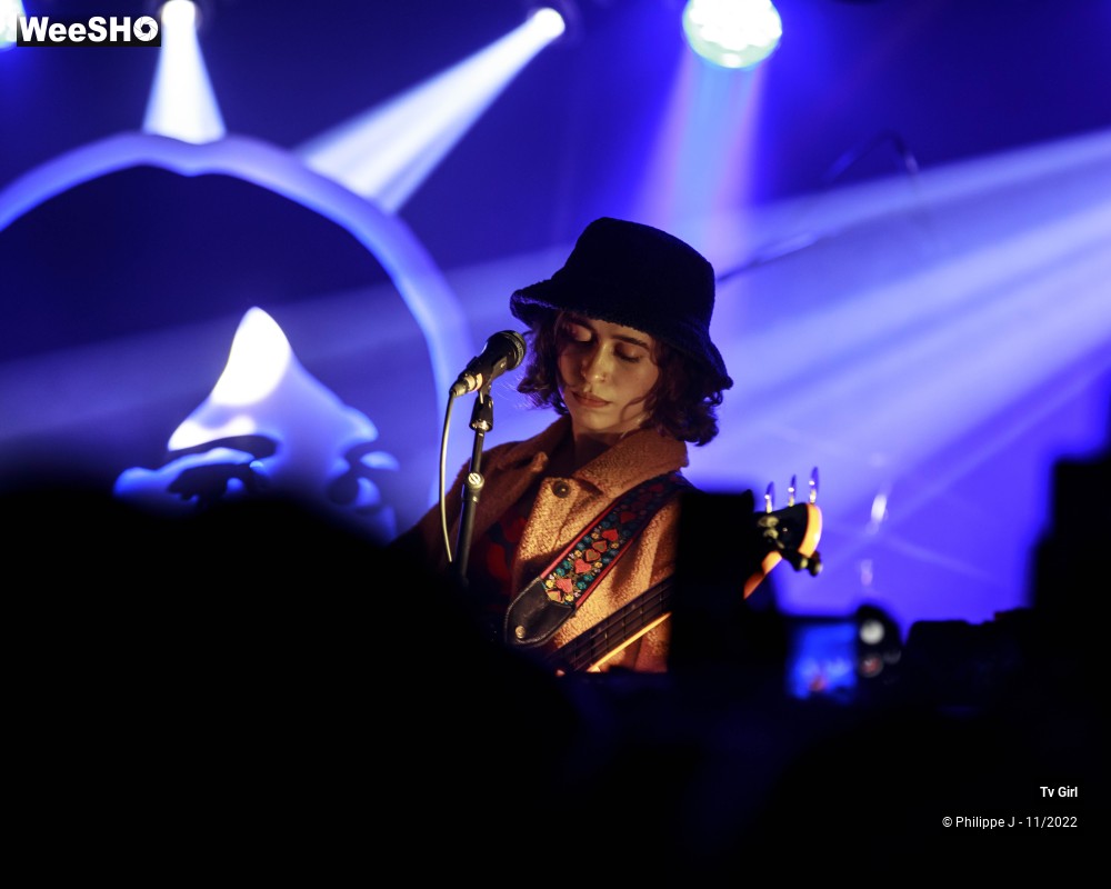 18/20 photos du spectacle Tv Girl