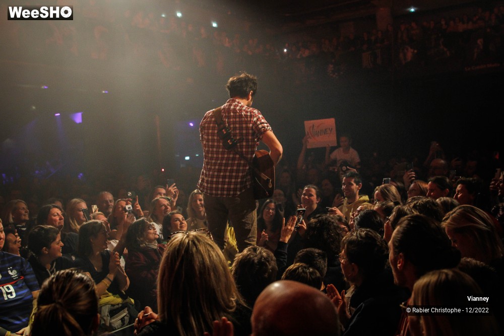 22/74 photos du spectacle Vianney