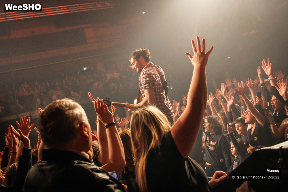 44/74 photos du spectacle Vianney