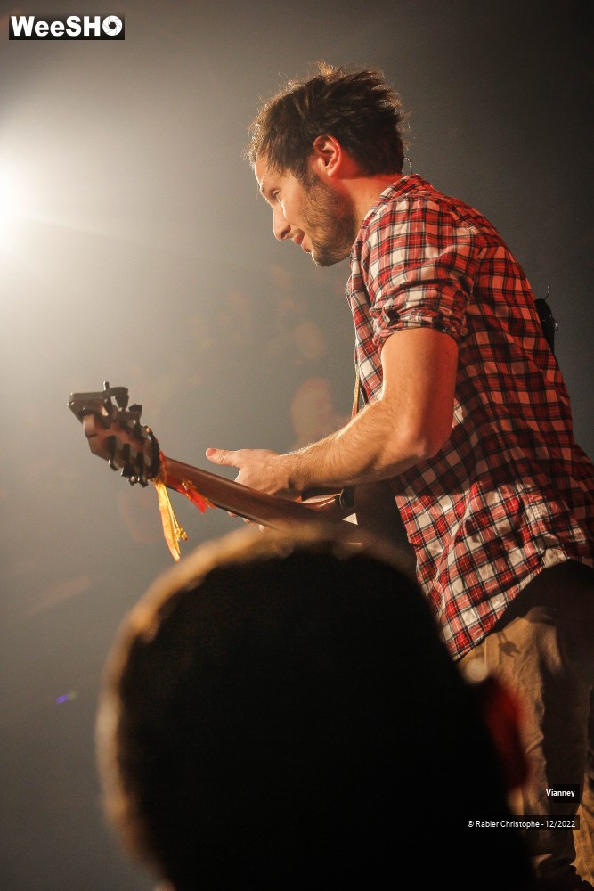 48/74 photos du spectacle Vianney