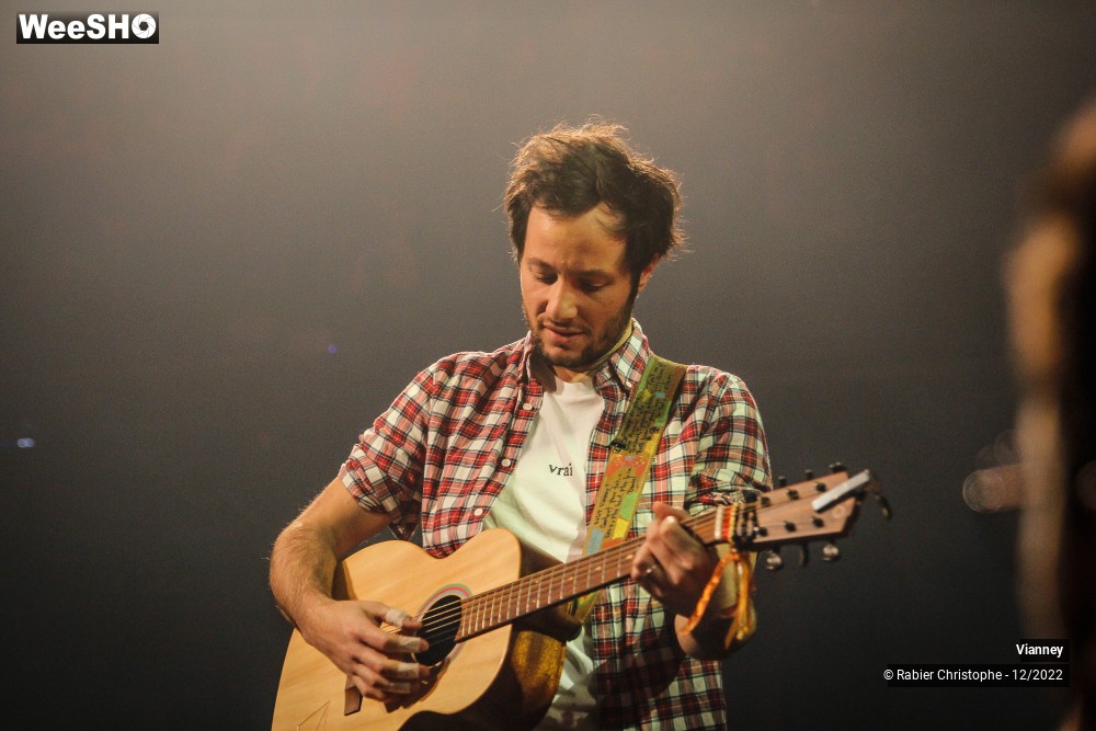 54/74 photos du spectacle Vianney