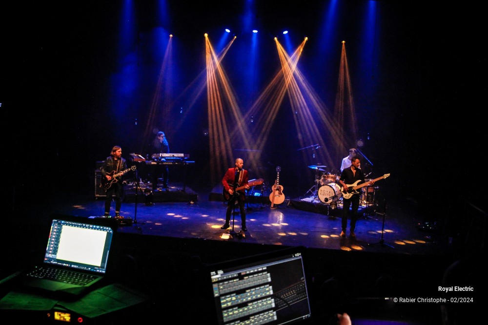 33/45 photos du spectacle Royal Electric