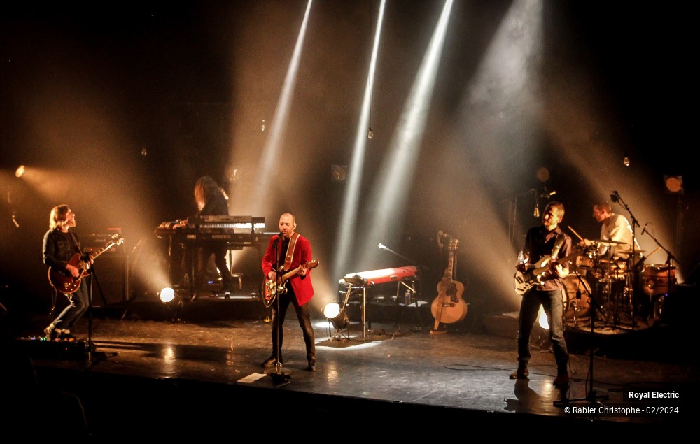 35/45 photos du spectacle Royal Electric