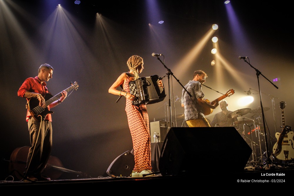 5/44 photos du spectacle La Corde Raide