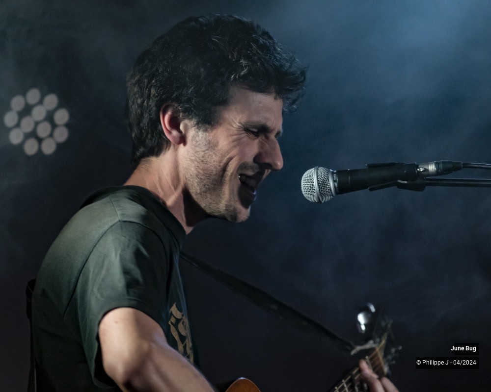 8/9 photos du spectacle June Bug