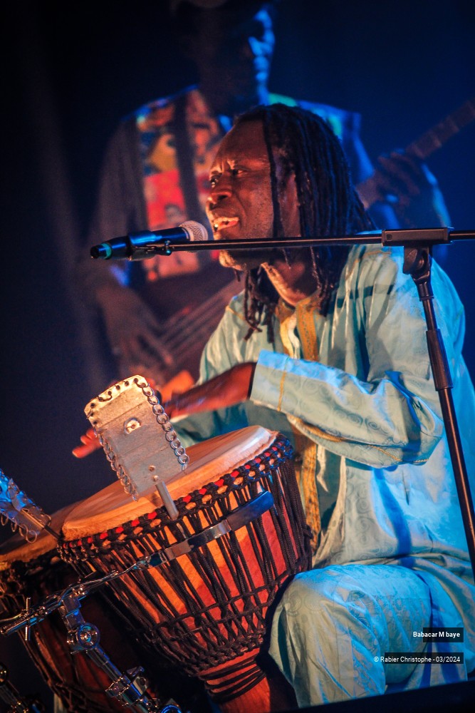 15/27 photos du spectacle Babacar Mbaye