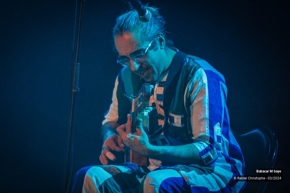 17/27 photos du spectacle Babacar Mbaye