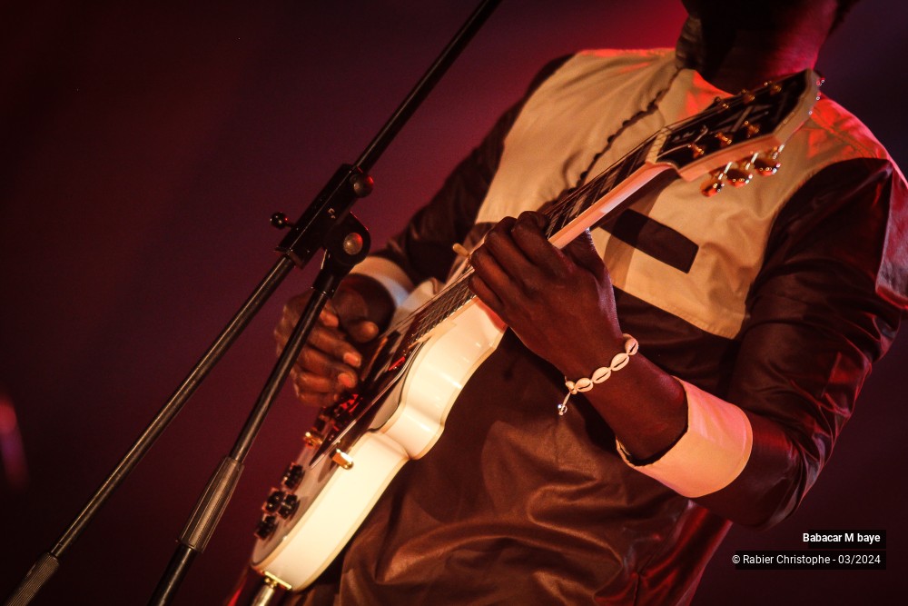 19/27 photos du spectacle Babacar Mbaye