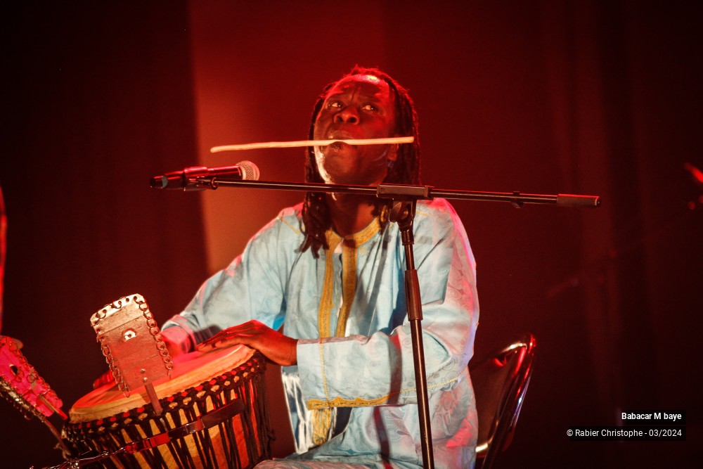 20/27 photos du spectacle Babacar Mbaye