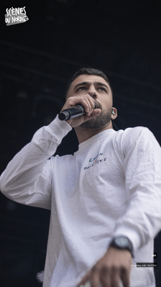 3/16 photos du spectacle ZKR sur la place de Roubaix