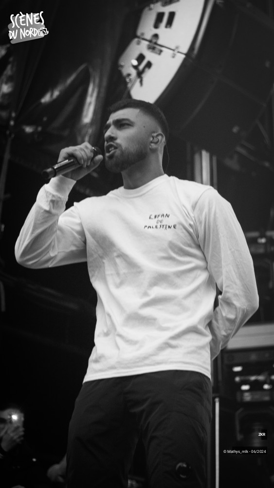 6/16 photos du spectacle ZKR sur la place de Roubaix