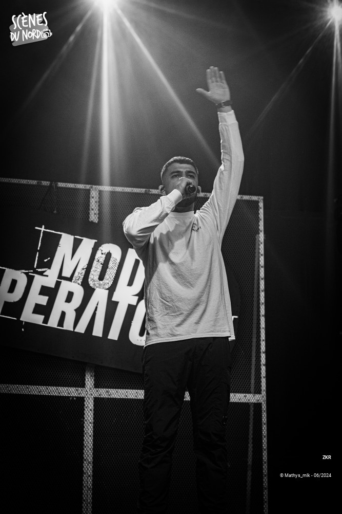 11/16 photos du spectacle ZKR sur la place de Roubaix