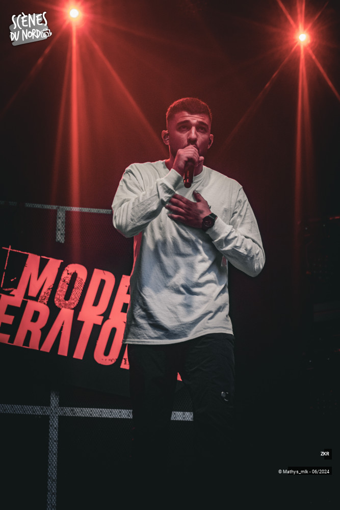 14/16 photos du spectacle ZKR sur la place de Roubaix