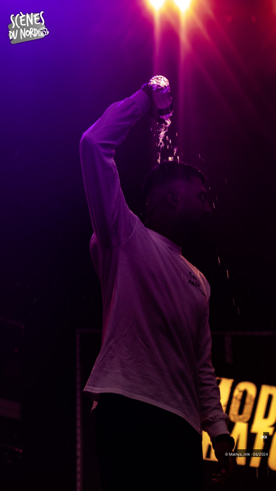 15/16 photos du spectacle ZKR sur la place de Roubaix