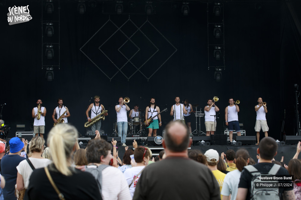 17/17 photos du spectacle Gustave Brass Band