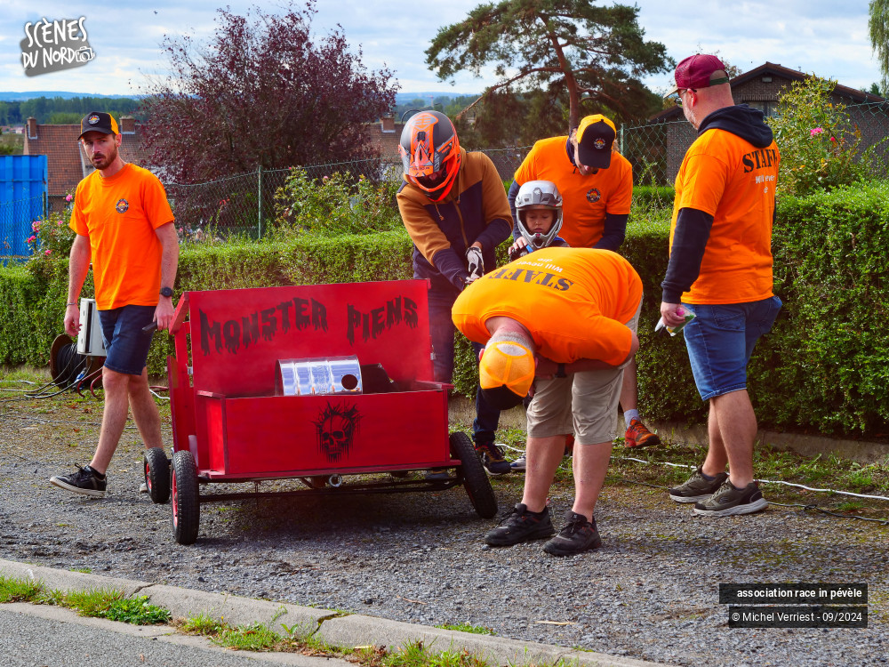 14/17 photos du spectacle Course caisses à savon