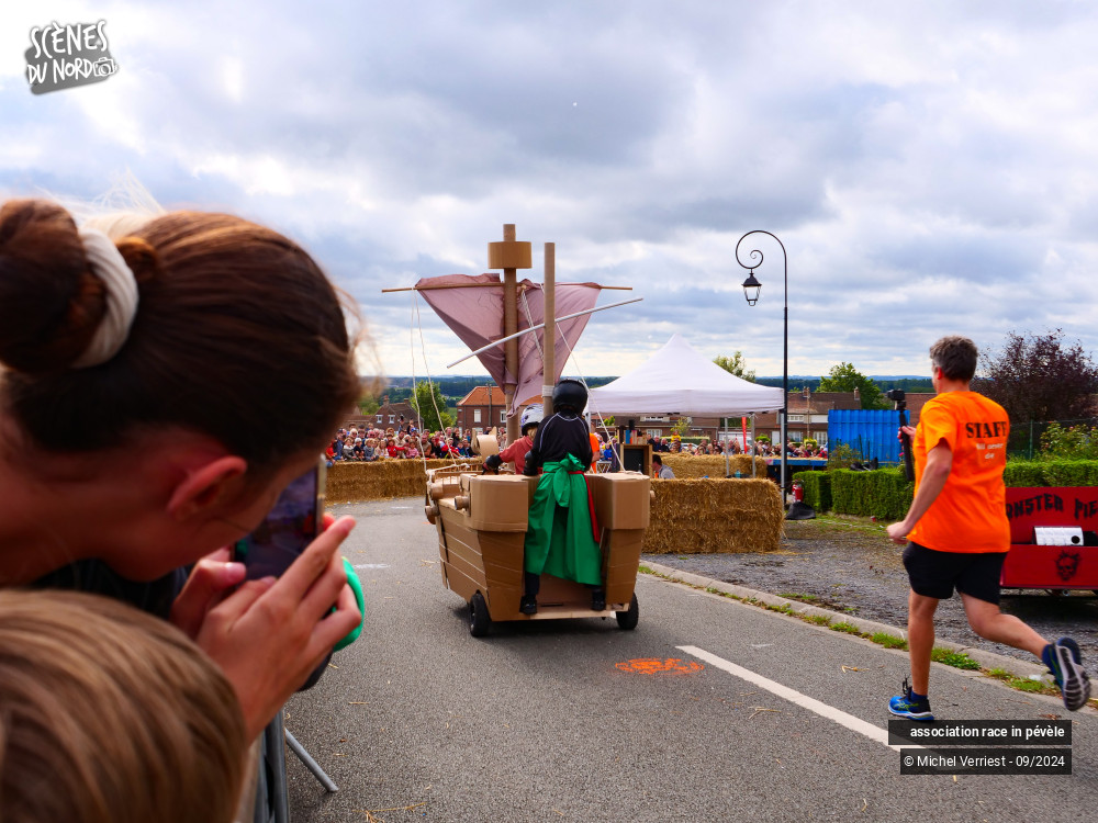15/17 photos du spectacle Course caisses à savon