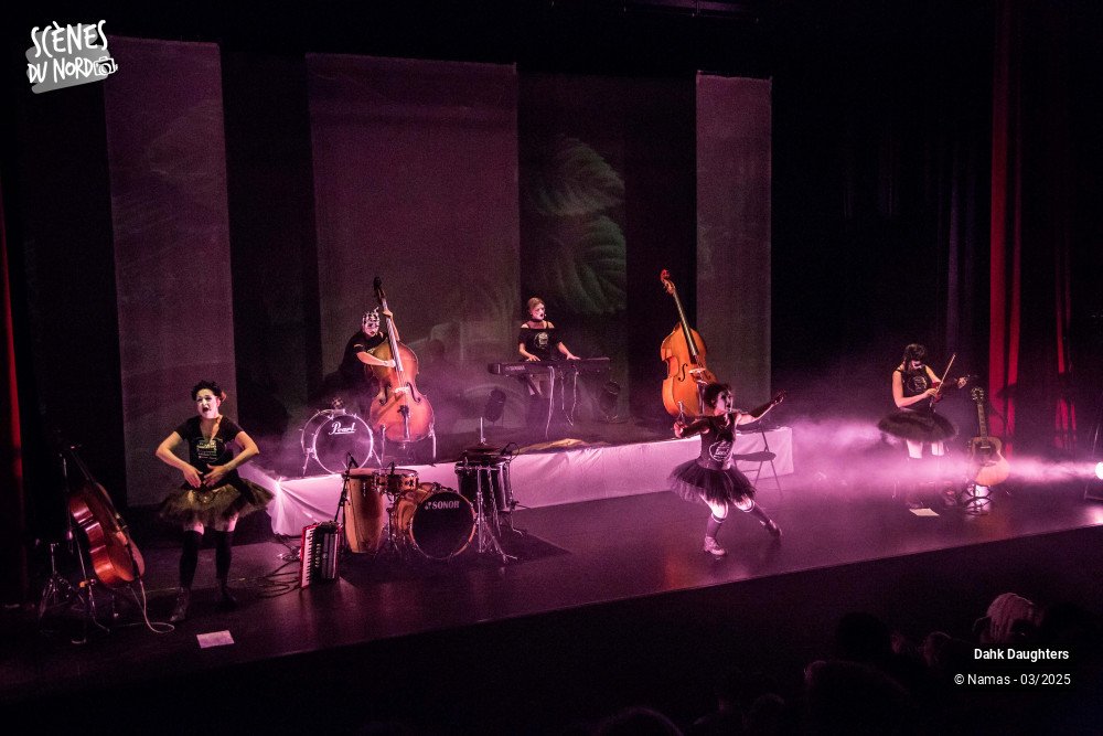 3/20 photos du spectacle Dakh Daughters
