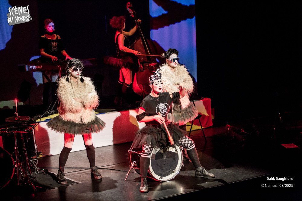 18/20 photos du spectacle Dakh Daughters