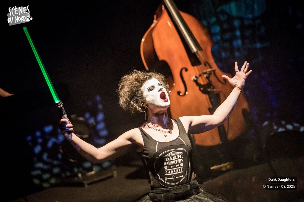 20/20 photos du spectacle Dakh Daughters