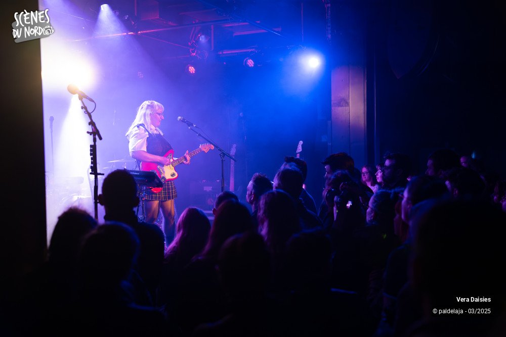 8/9 photos du spectacle Vera Daisies