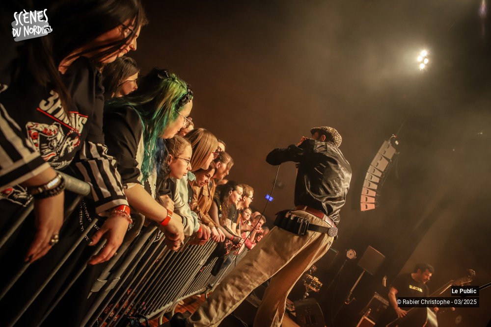 14/17 photos du spectacle Ambiance au festival A Travers Chants 2025
