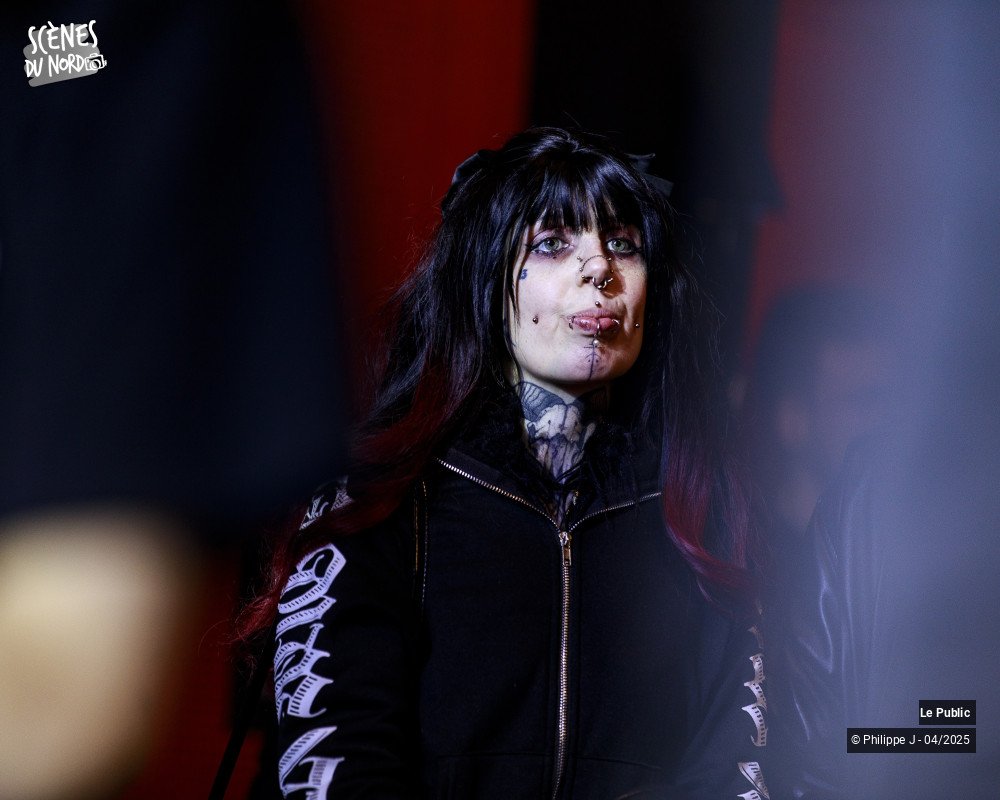 10/35 photos du spectacle FurioUs CirKus III Le Public