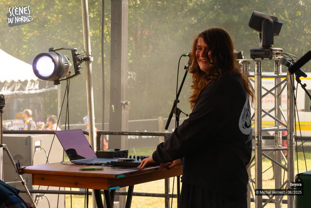 4/20 photos du spectacle Eeyora au Hush festival