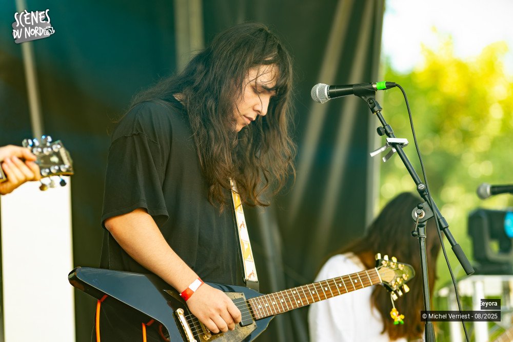 12/20 photos du spectacle Eeyora au Hush festival