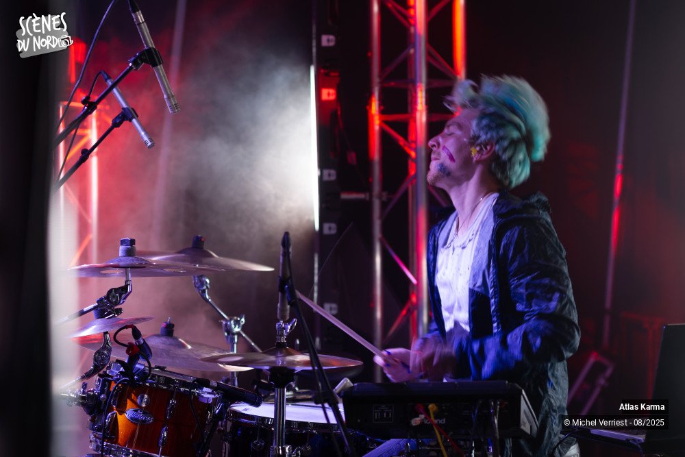 20/20 photos du spectacle Atlas Karma au Hush festival