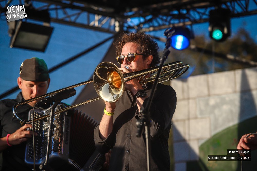 8/20 photos du spectacle Ca sent l'sapin