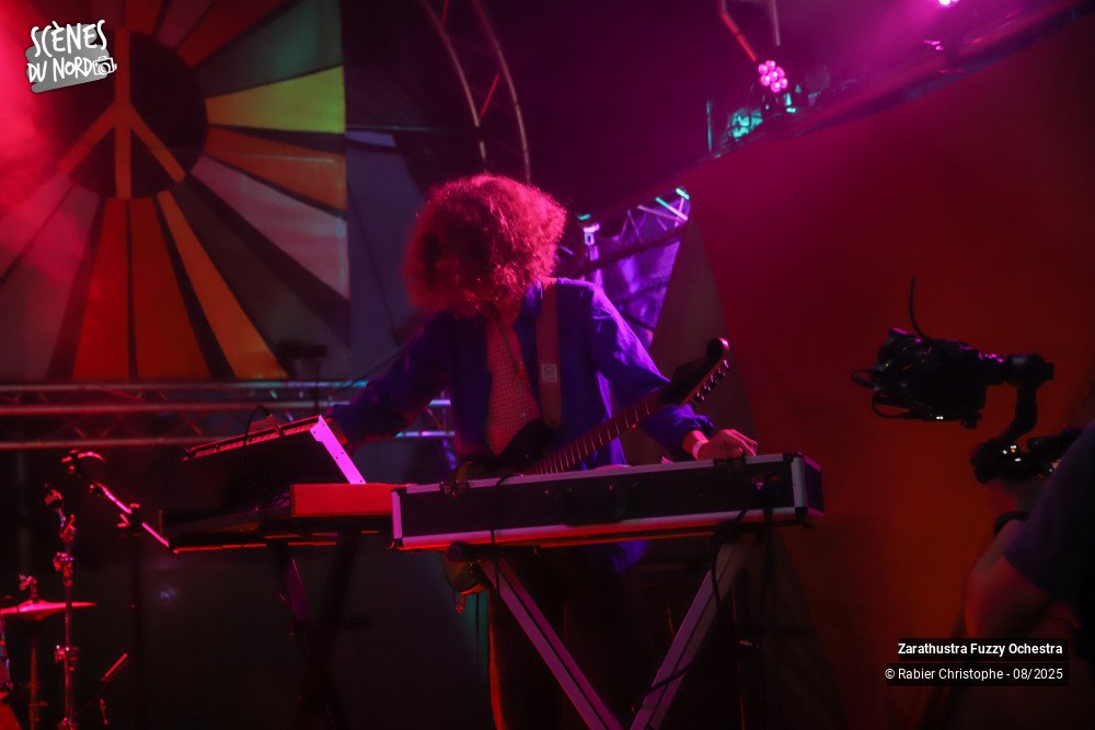 5/20 photos du spectacle zara thus tra fuzzu orchestra